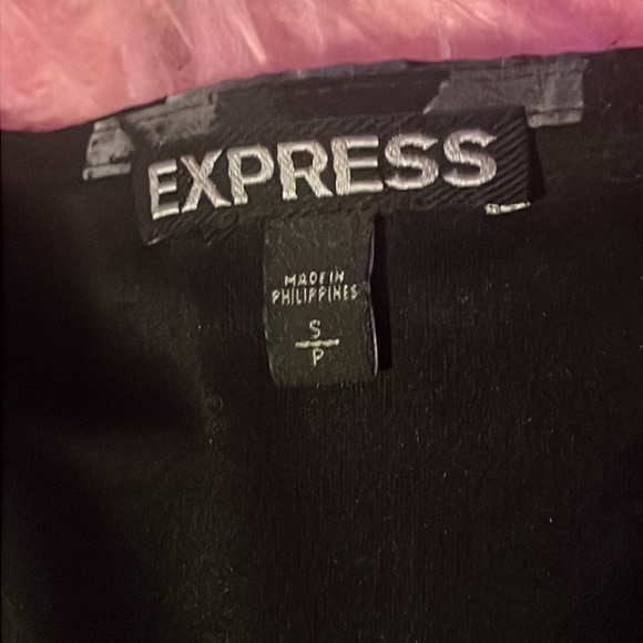 Express size small romper black and white design like new - Picture 2 of 4